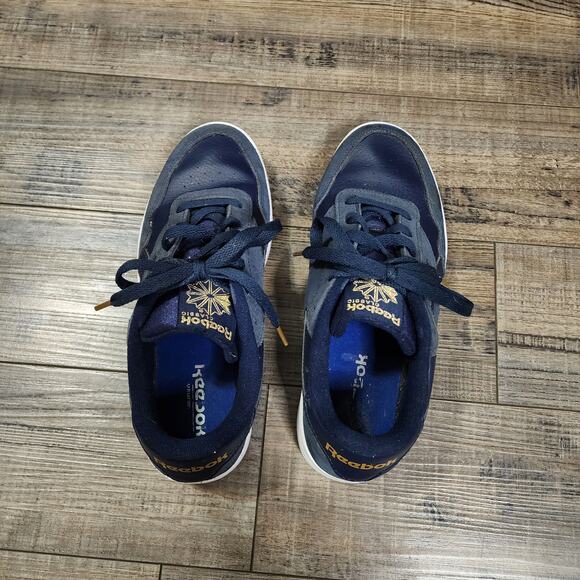 Reebok classic Womens size 8.5 shoes blue leather comfort sneakers - Picture 1 of 9